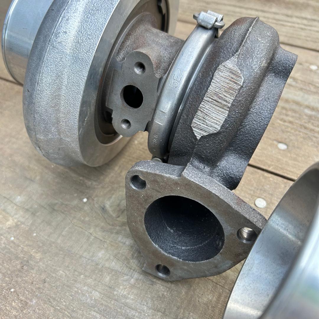 HKS　ツインターボ　TD06-20G