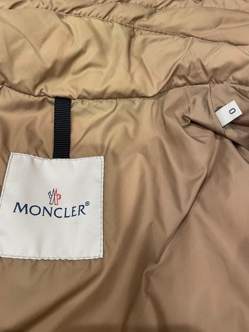 MONCLER ベージュ ダウンジャケット
