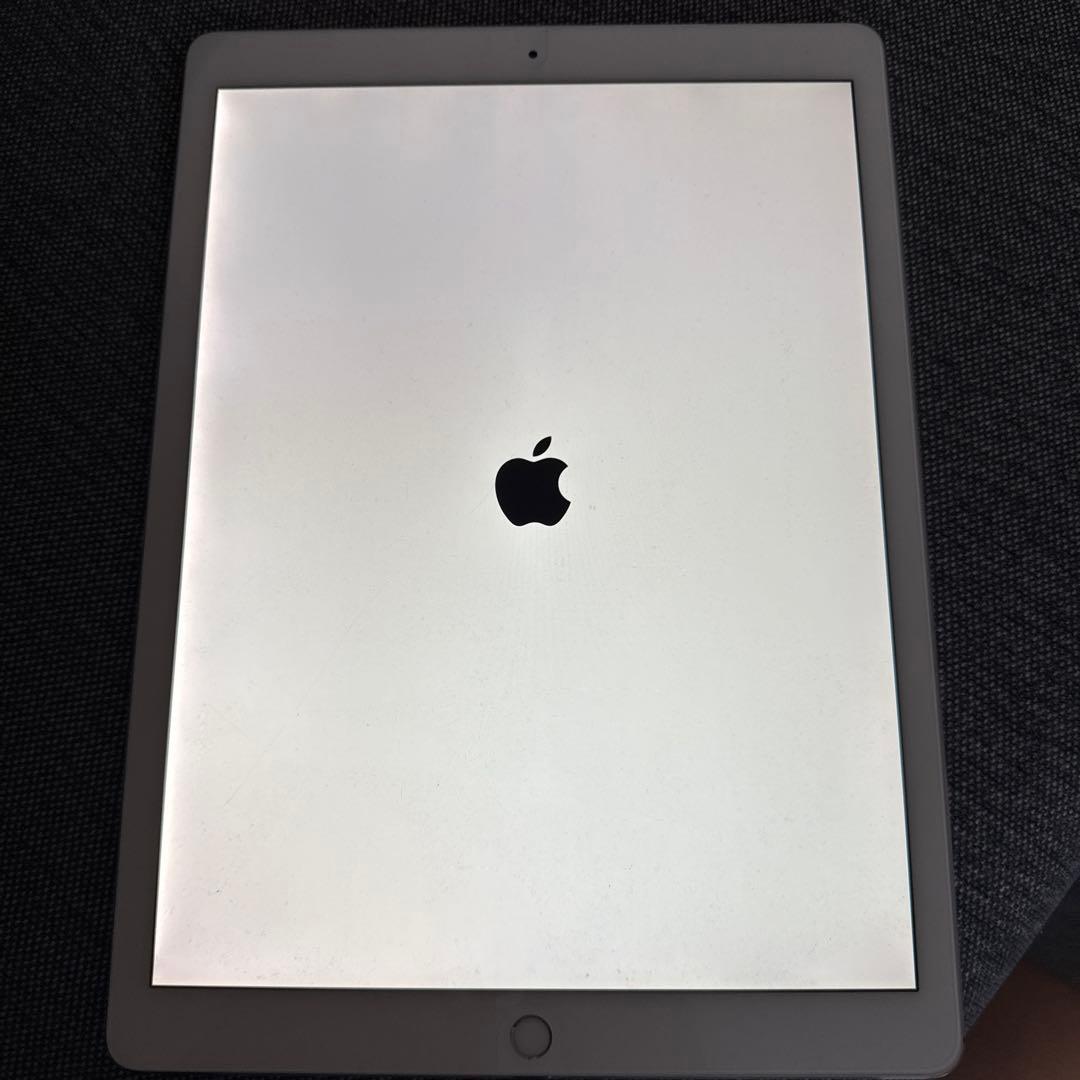 Apple iPad 10.2インチ シルバー　ジャンク