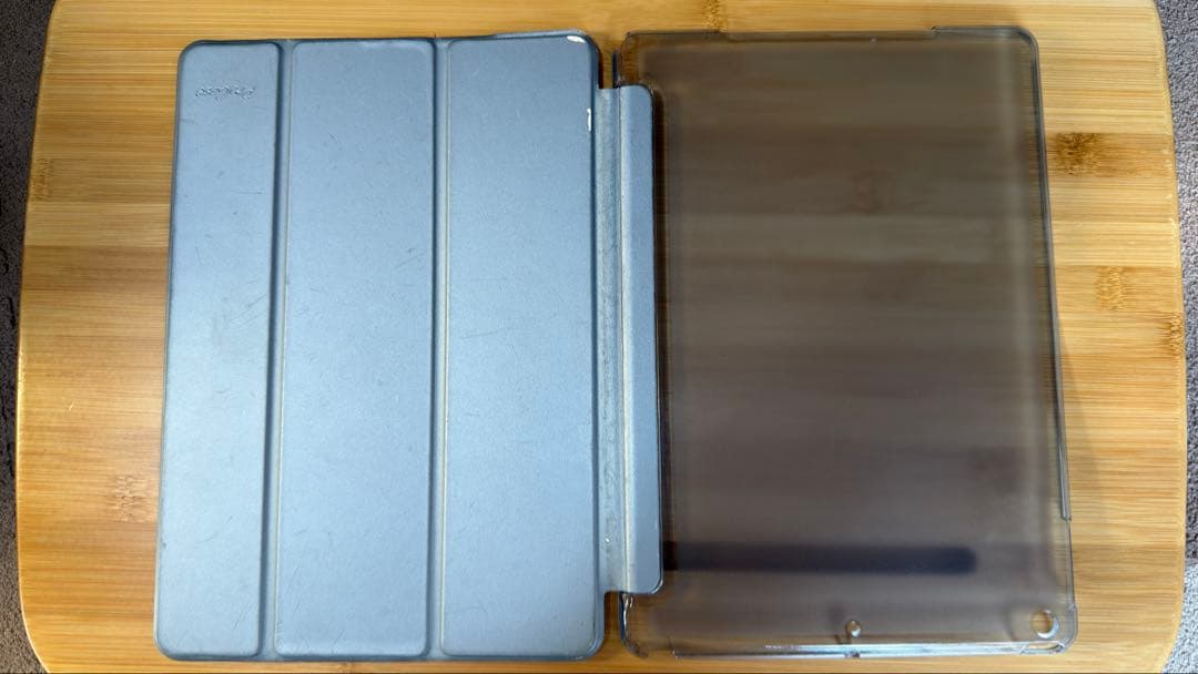 iPad 第9世代 64GB Wi-Fi Smart Keyboard付き