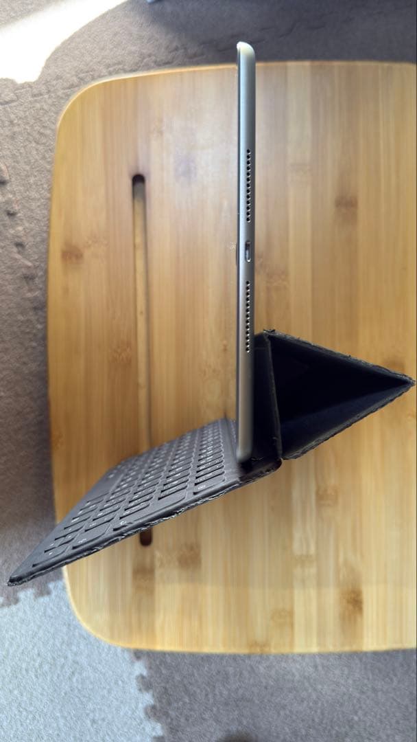 iPad 第9世代 64GB Wi-Fi Smart Keyboard付き