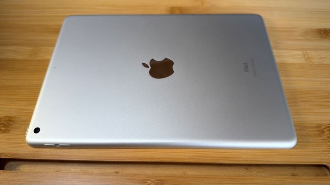 iPad 第9世代 64GB Wi-Fi Smart Keyboard付き