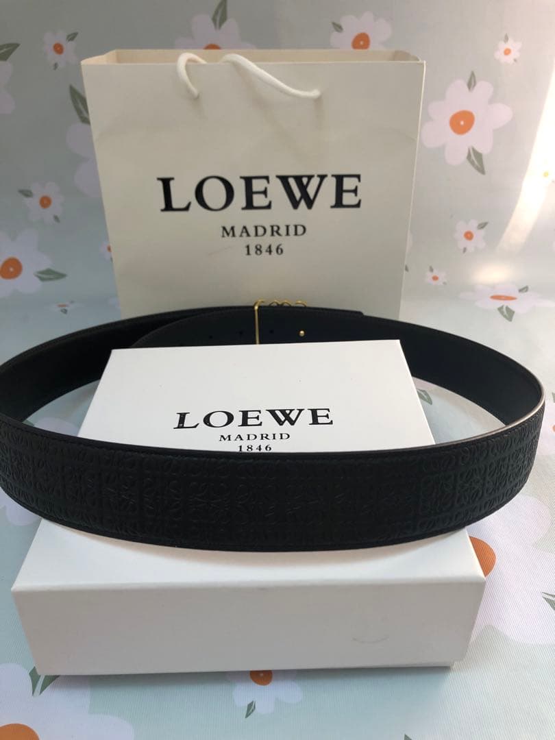 ロエベ　 アナグラムバックルベルト レザー　EUR95/110センチ　超美品