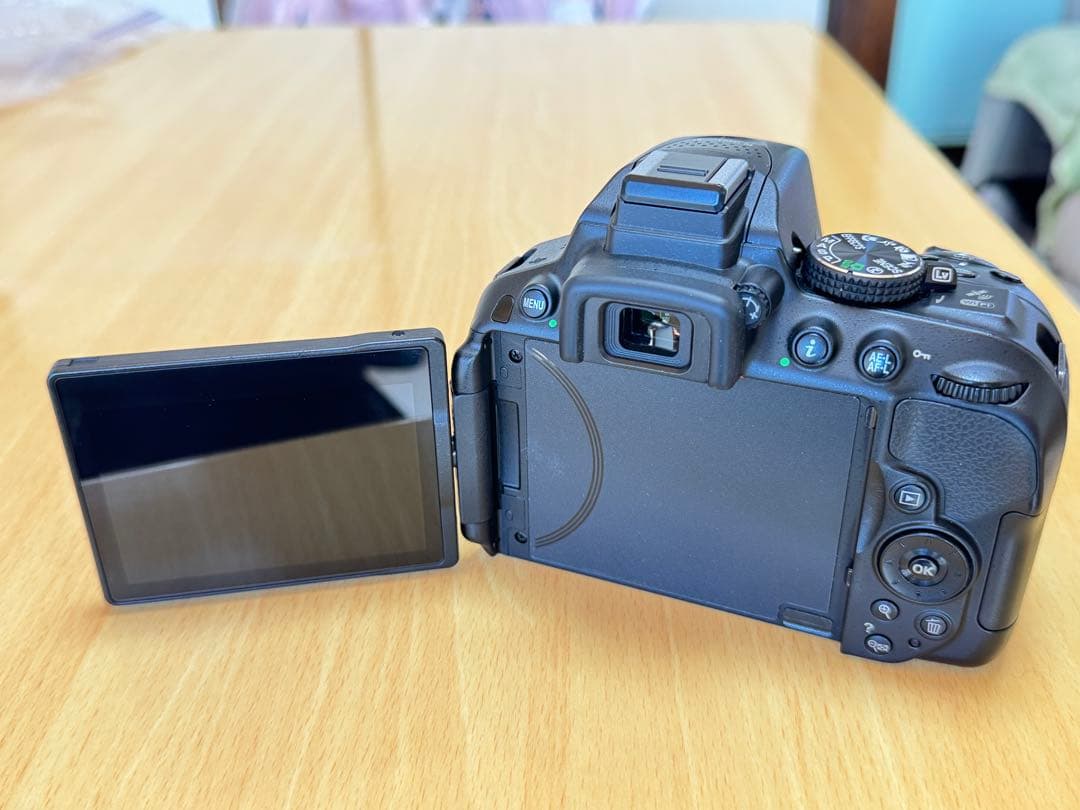 値下げしました。写真追加しました。Nikon D5300 デジタル一眼レフカメラ