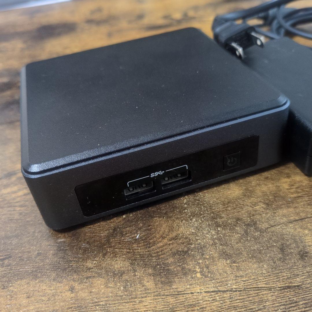 Intel NUC ミニパソコン BLKNUC7I7DNKE