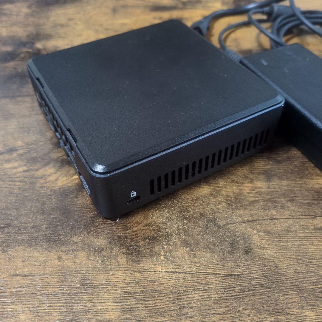 Intel NUC ミニパソコン BLKNUC7I7DNKE