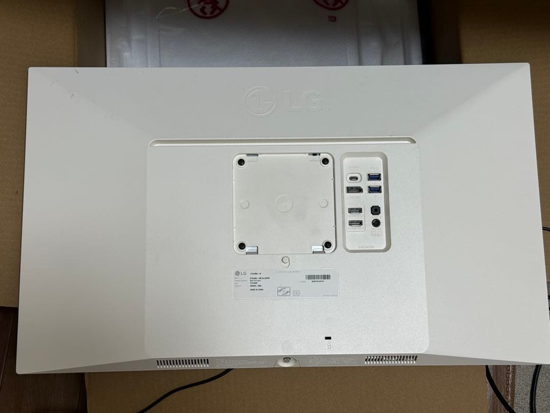 LG 4K/27インチモニター 27UL850-W