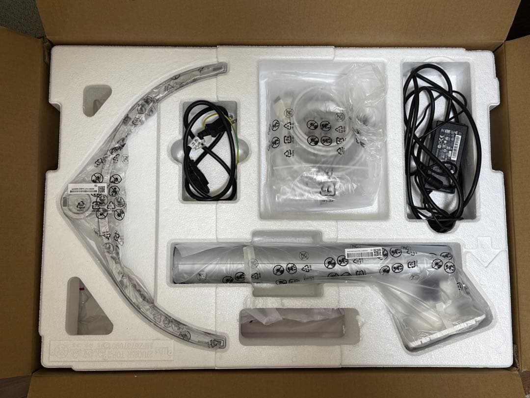 LG 4K/27インチモニター 27UL850-W