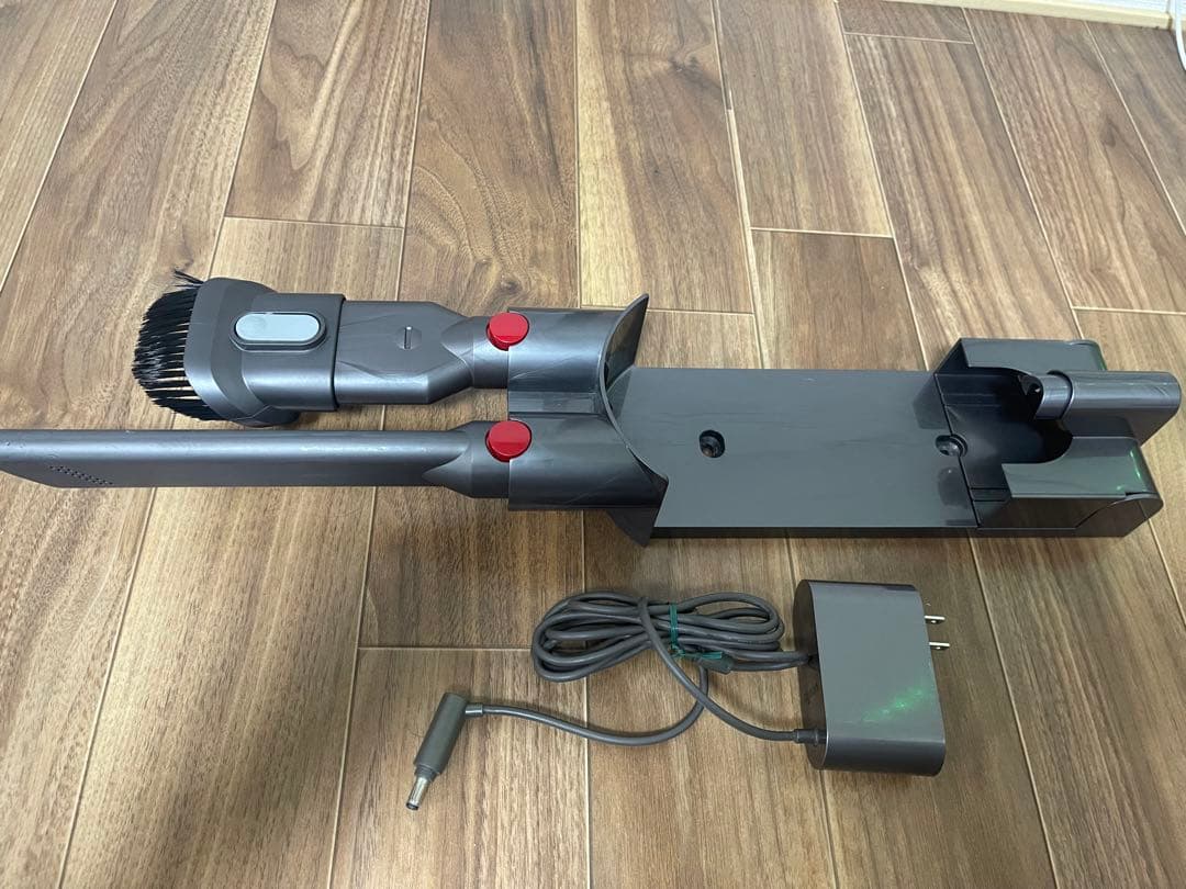 ダイソンDyson V7(sv11)スティッククリーナー本体 サイクロン式セット