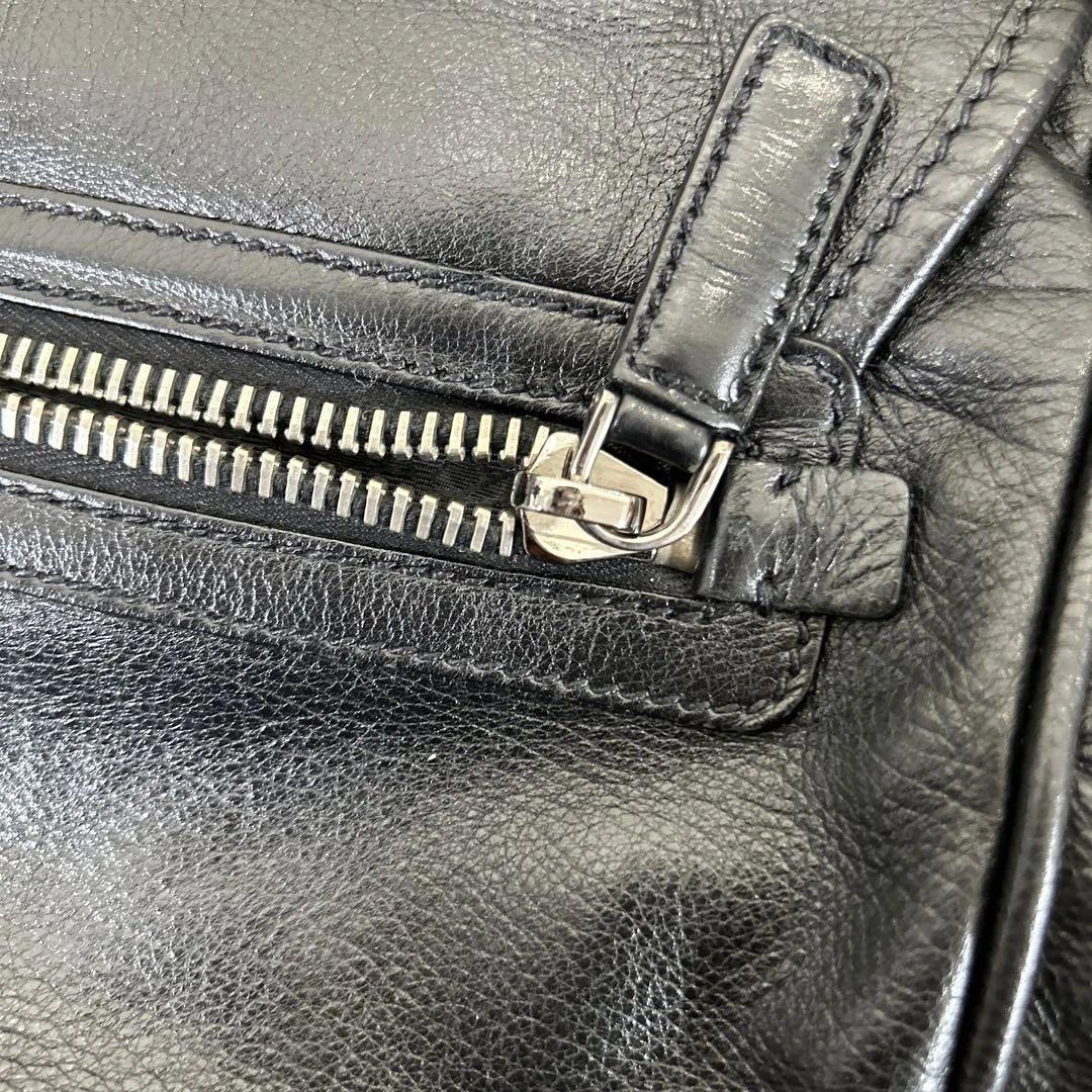 希少　プラダ　PRADA ブラック メッセンジャーバッグ　バッファロー革　黒