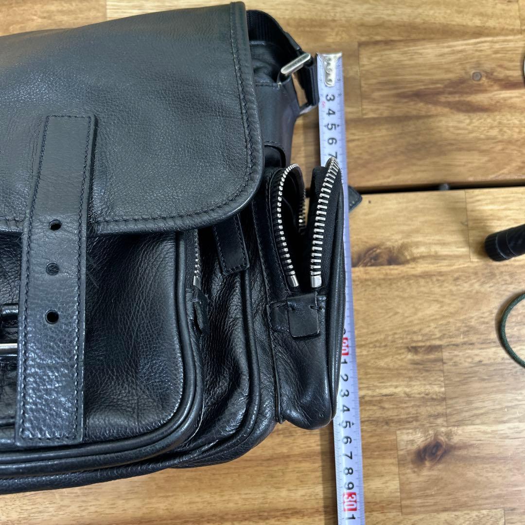 希少　プラダ　PRADA ブラック メッセンジャーバッグ　バッファロー革　黒