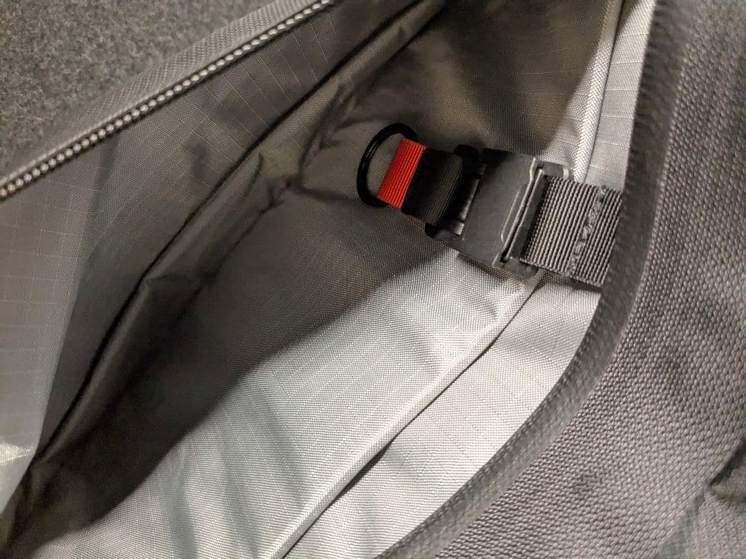 バッグ BLACKEMBER GRIP SLING