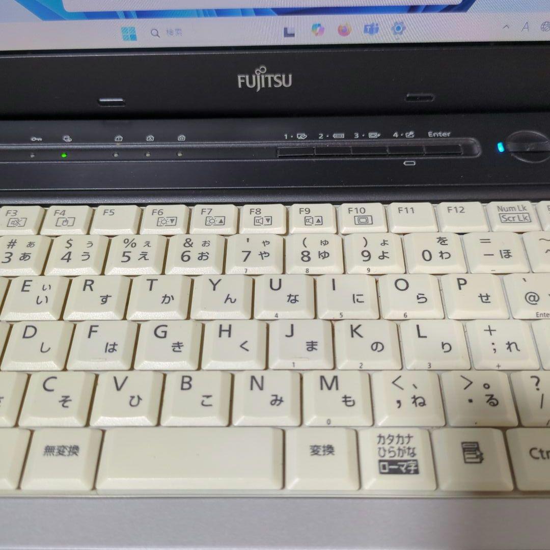 【メモリ8GB SSD128GB】 FUJITSU LIFEBOOK P771C
