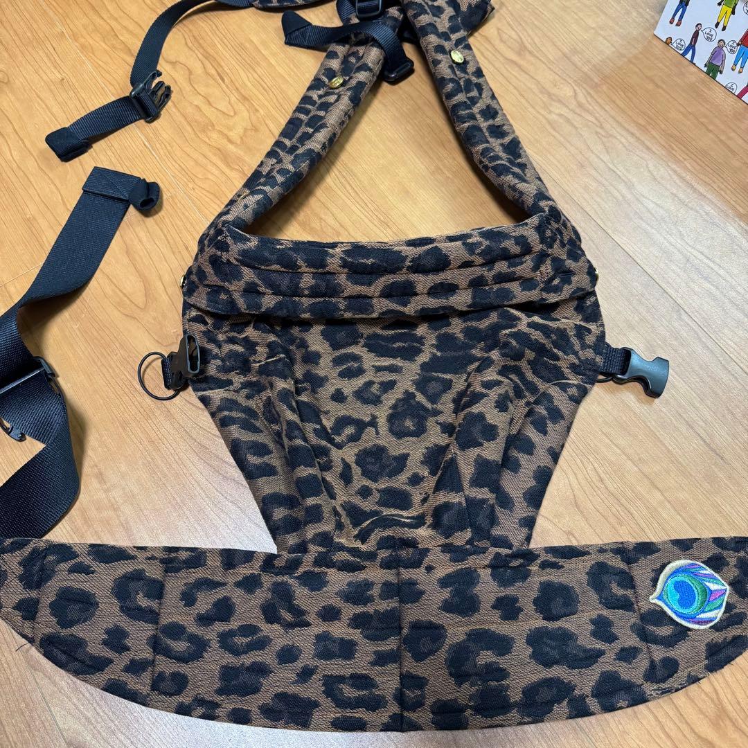 artipoppe 抱っこ紐　レオパード柄