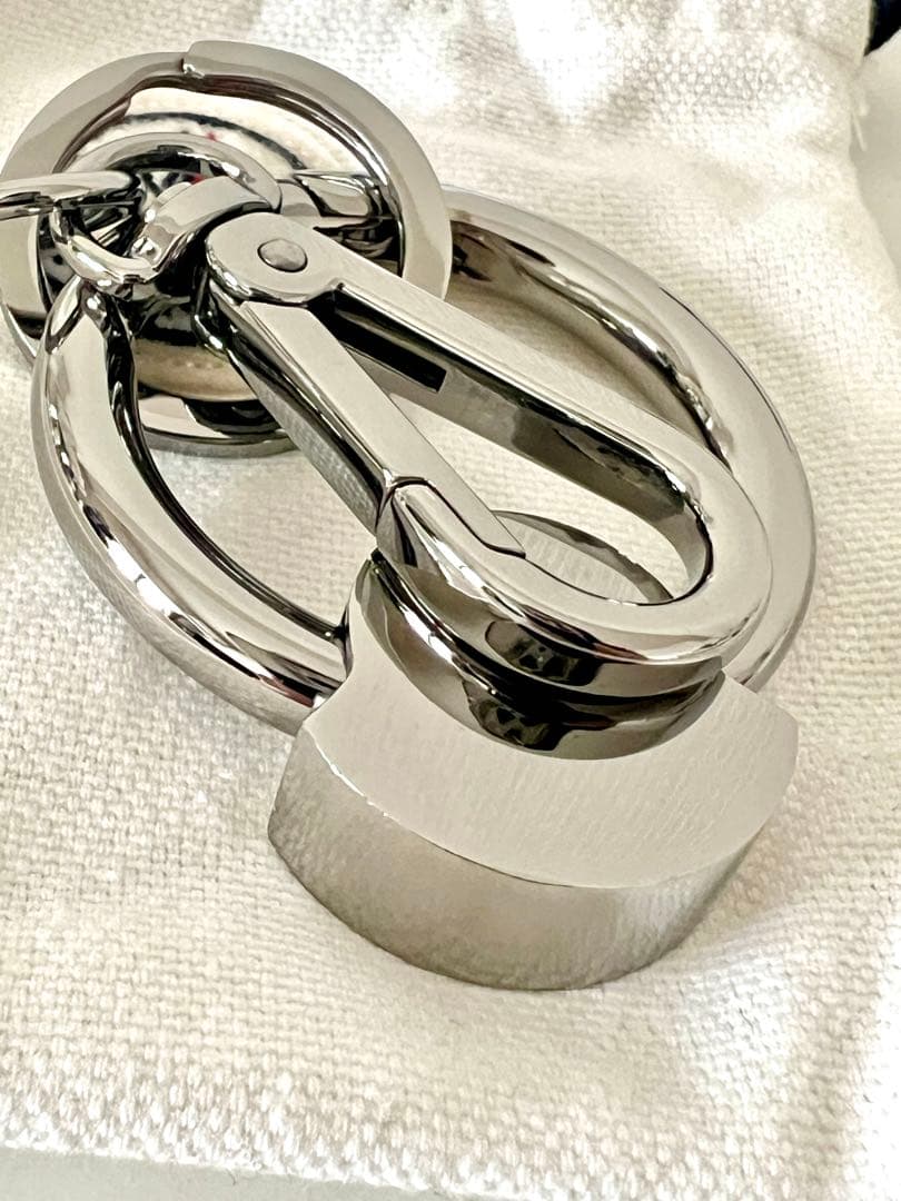 レアモデル新品モンクレールキーホルダー　ホワイトデープレゼント