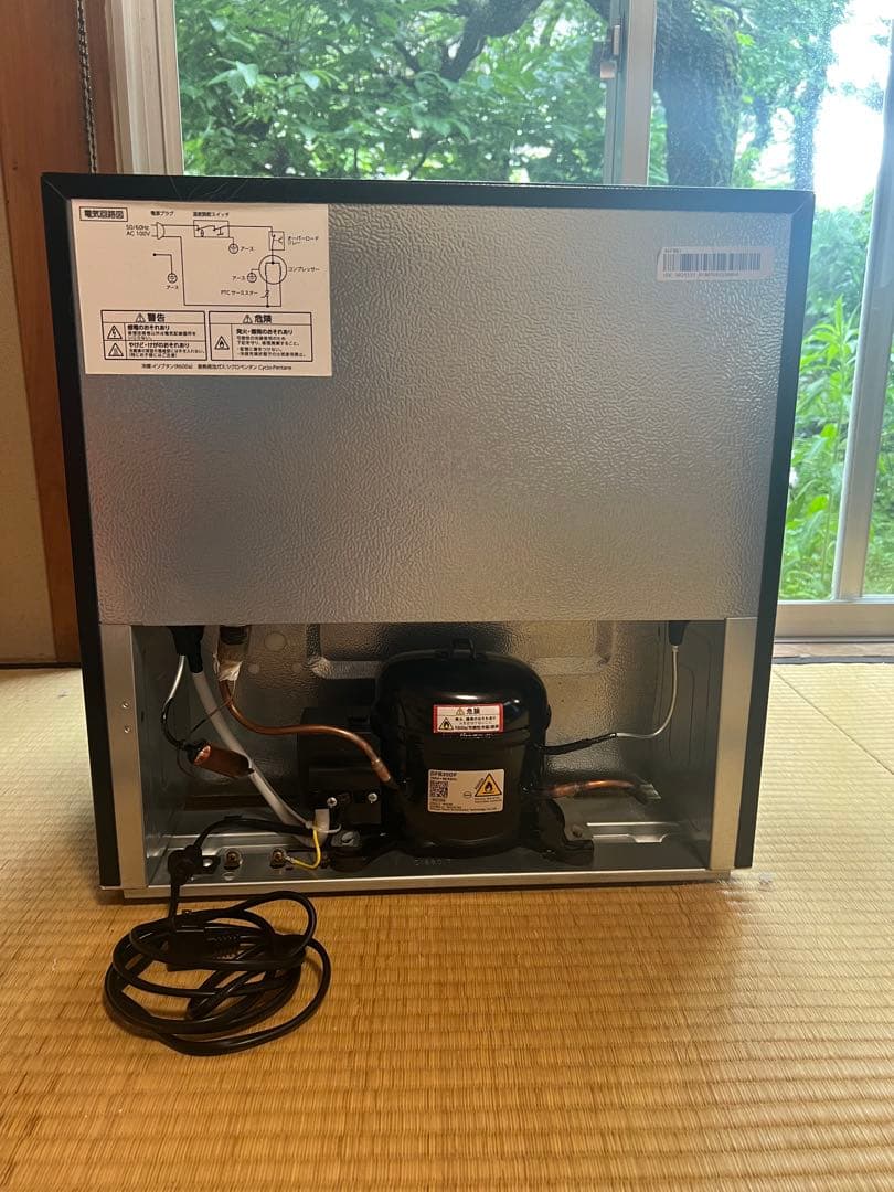 木目調 キューブ型冷蔵庫（PRC-B051D-M）