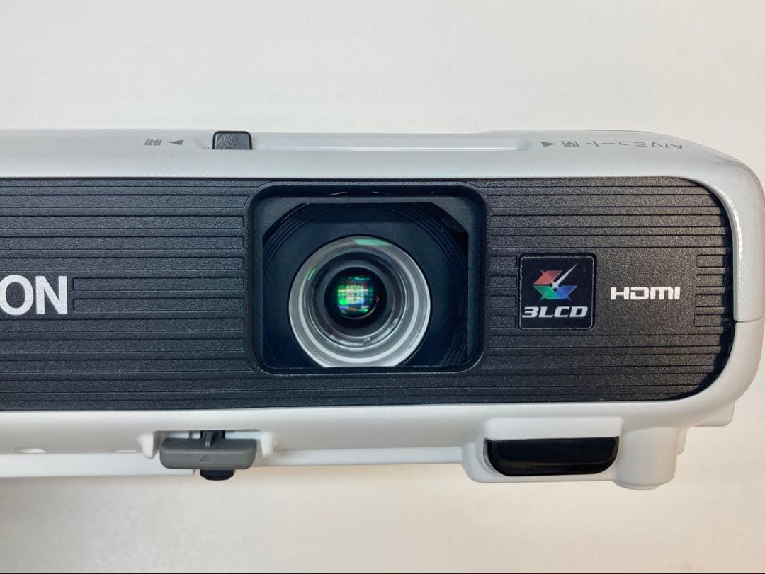 EPSON プロジェクター　EB-S04