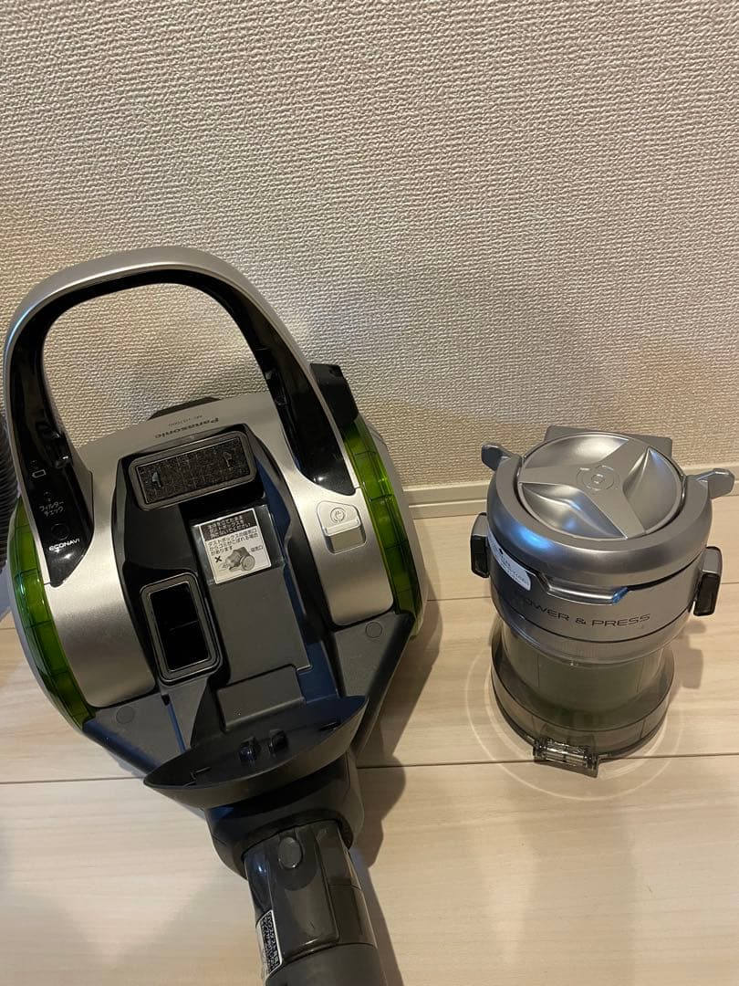 パナソニック ハイブリッド掃除機 サイクロン式　MC‐HS700G