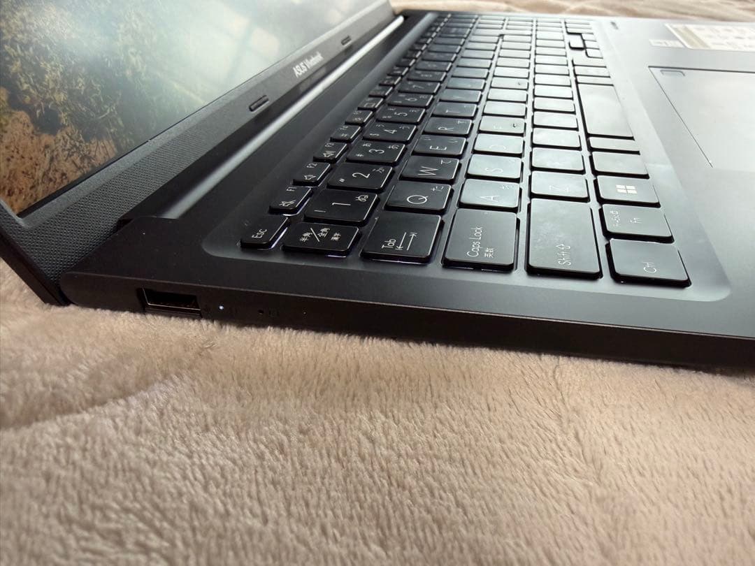 ASUS VivoBook 16インチ ノートPC ブラック