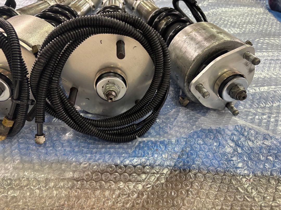 ボルドワールド ROBERUTA PARFUME エアサスペンション　車高調