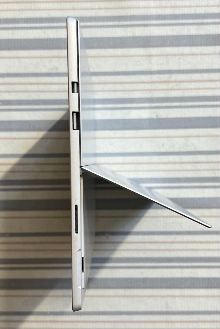 Microsoft Surface Pro (第5世代) 2017 CoreM3