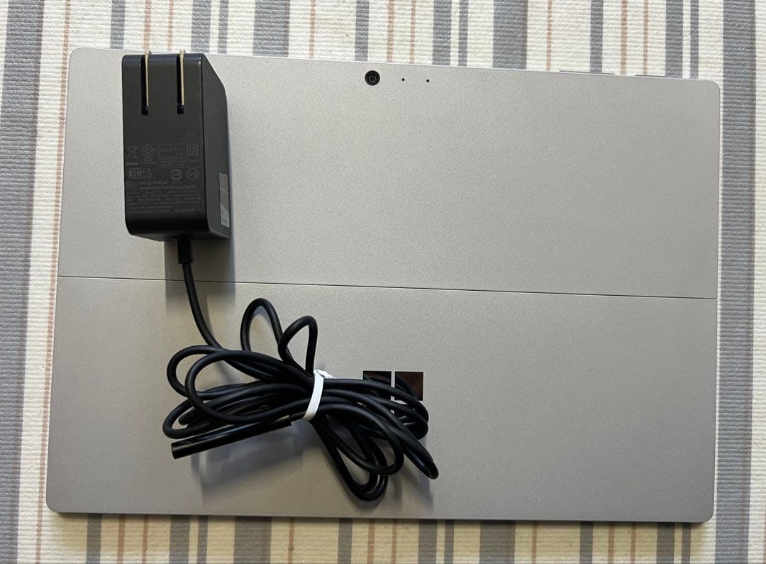 Microsoft Surface Pro (第5世代) 2017 CoreM3