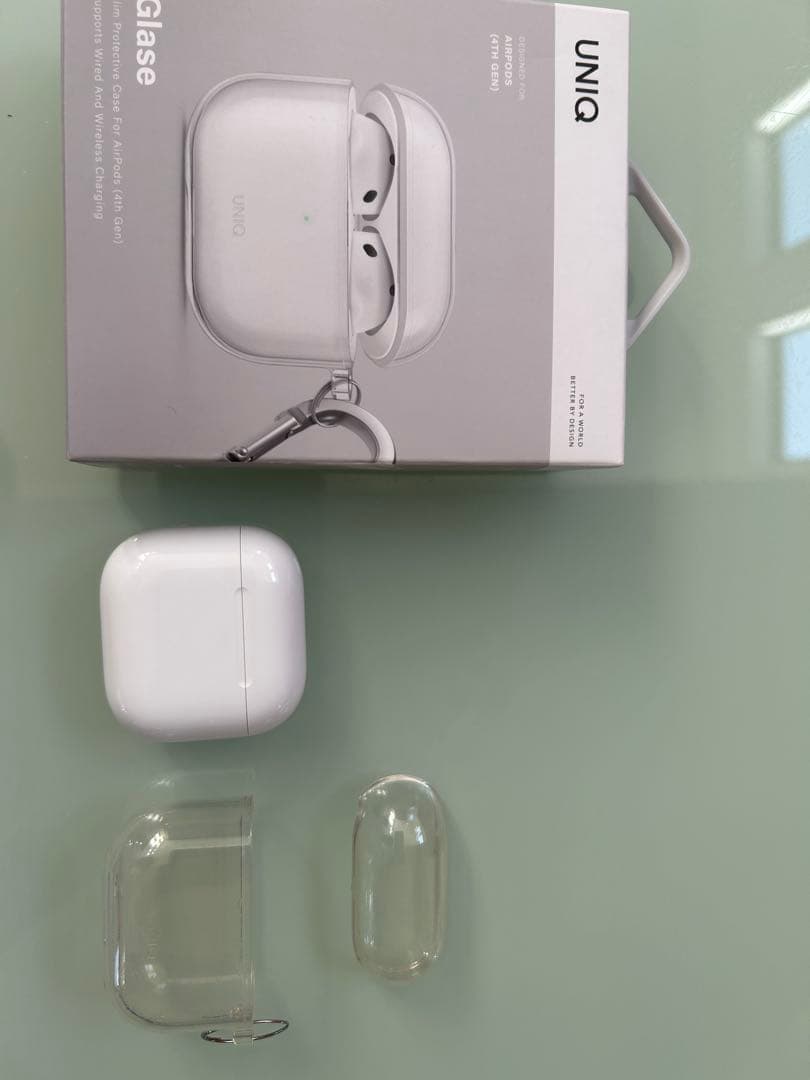 AirPods4ノイズキャンセリング搭載　カバー付き