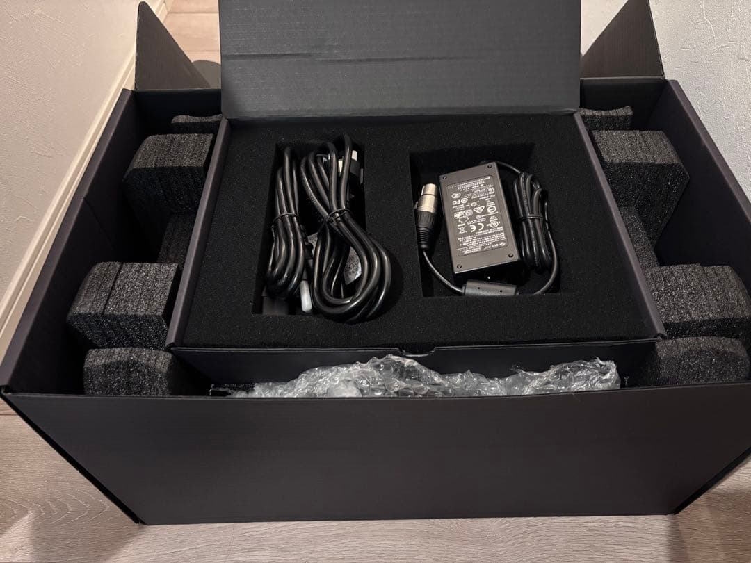 universal ox ※2/10まで出品