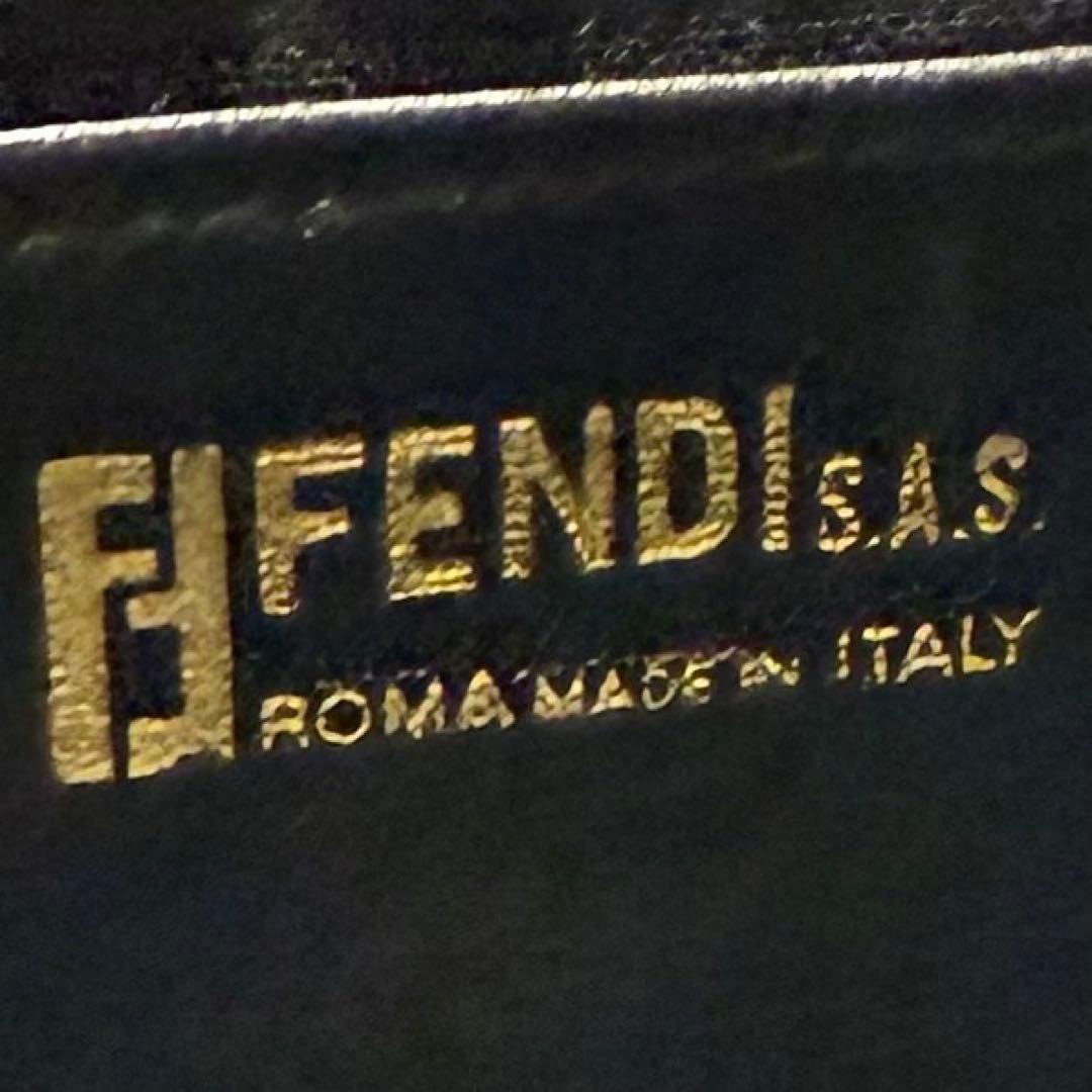 極希少 フェンディ エピ ズッカ柄 ショルダーバッグ 黒 メッセンジャー レザー