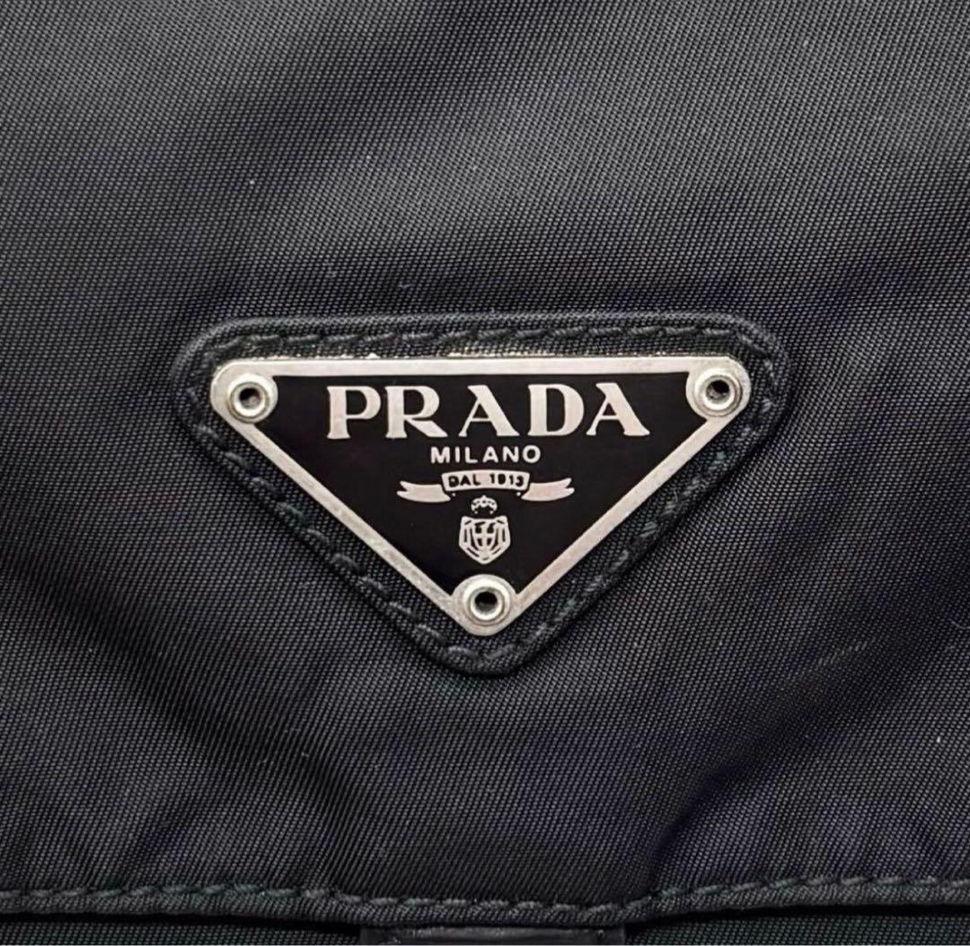 PRADA ブラック メッセンジャーバッグ
