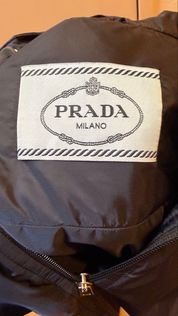 PRADA ナイロンジャケット 中綿 ネイビー三角ロゴ アウター ブルゾン