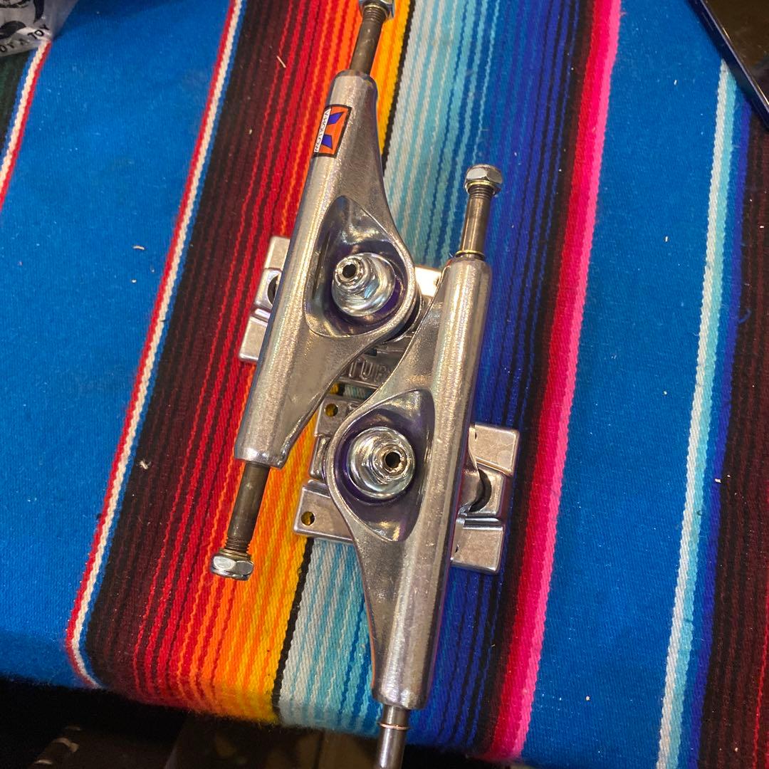 V-HOLLOW スケートボード トラック 2個セット5.2HI