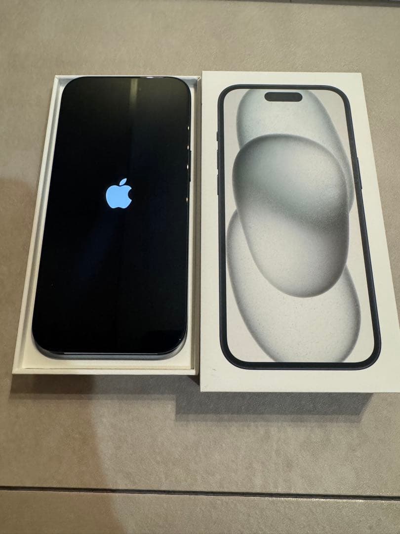 Apple iPhone 15 ブラック 本体　128gb 黒