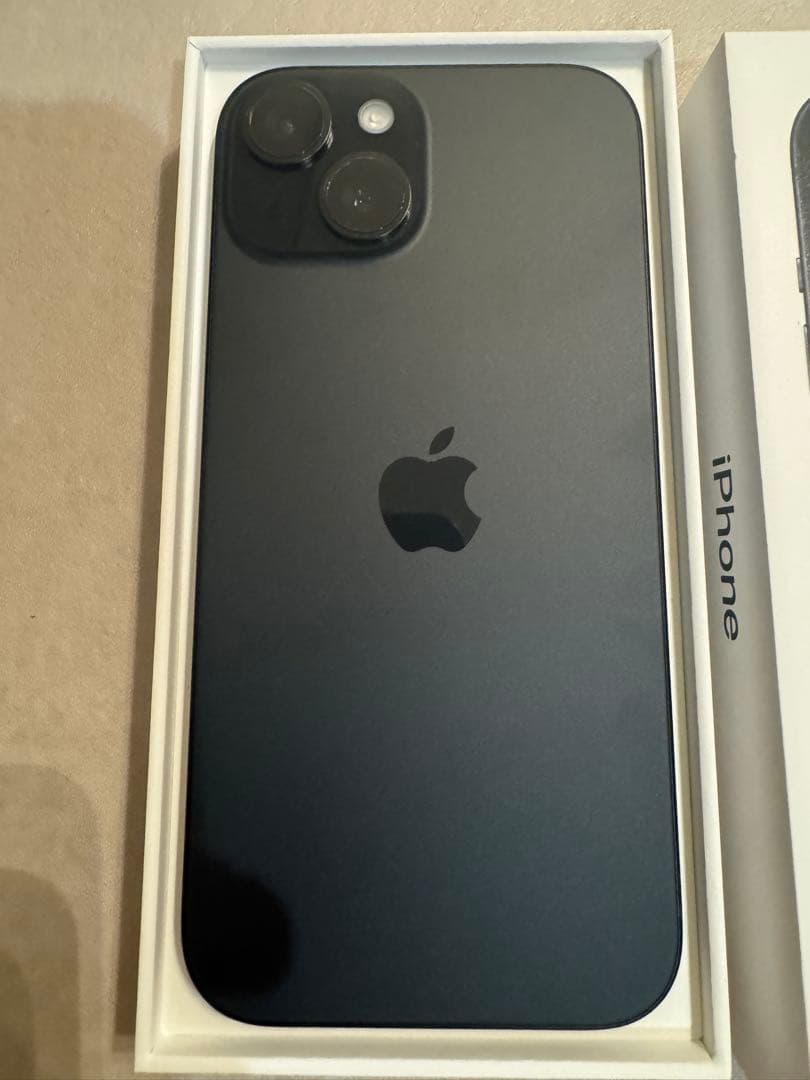 Apple iPhone 15 ブラック 本体　128gb 黒