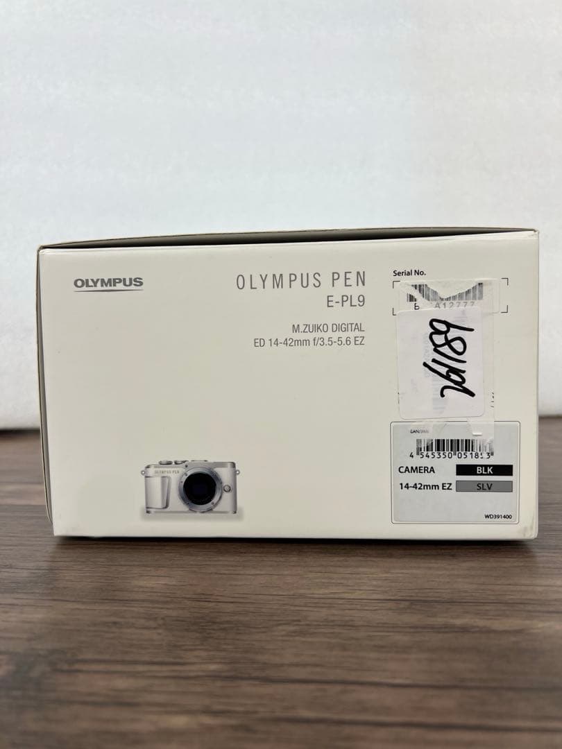 261189OLYMPUS ミラーレス一眼 PEN E-PL9 ボディー