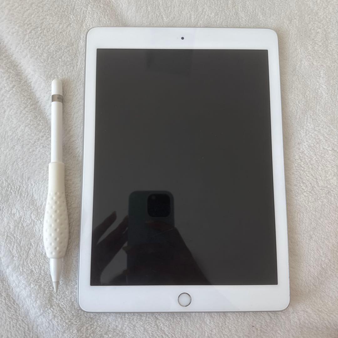 Apple iPad ホワイト 本体　第6世代【Apple Pencil付き】