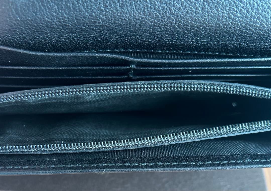 GUCCI ブラックレザー 長財布(直営店ショップカード付)