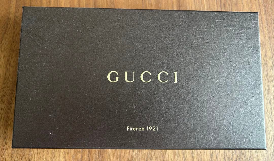 GUCCI ブラックレザー 長財布(直営店ショップカード付)