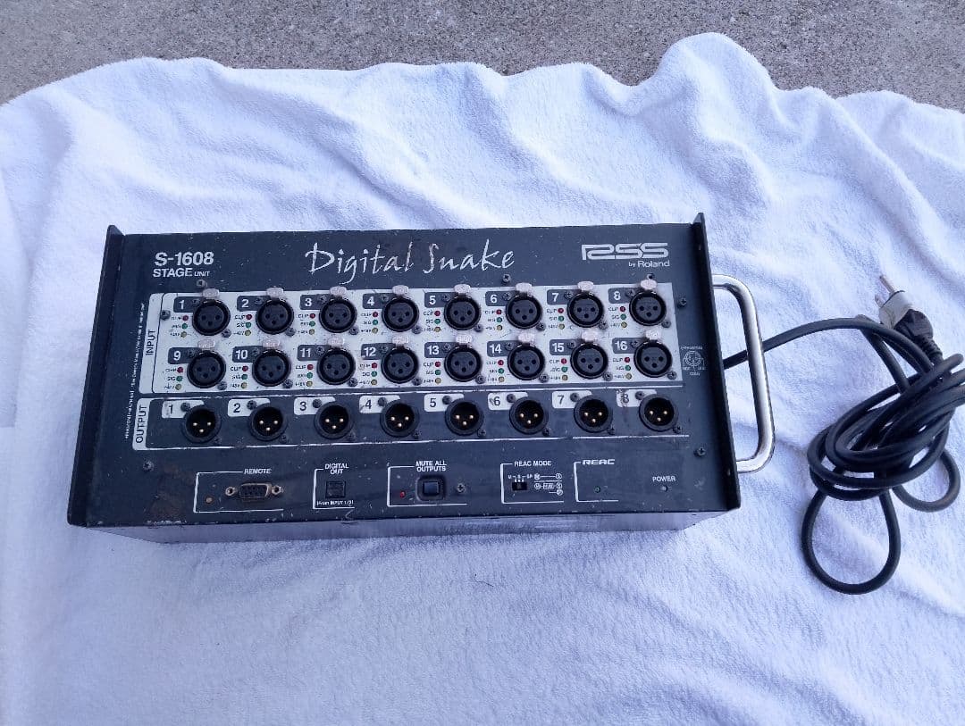 M*y様 Roland RSS S1608　デジタルスネーク　中古　ケーブルユニ