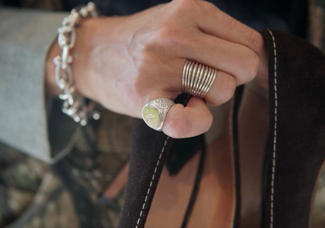 本日限定価格con ritomo シグネチャーリング　Ｋ　イニシャルリング