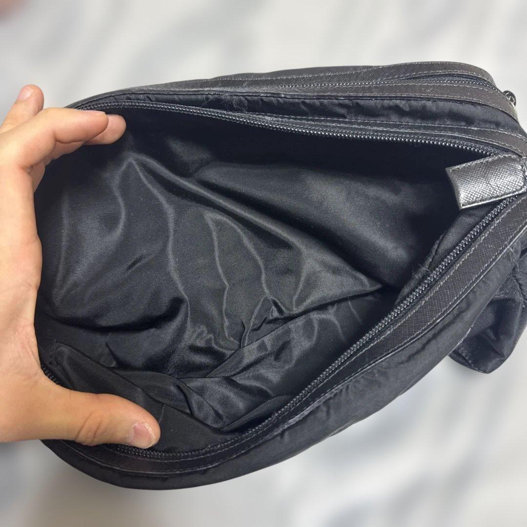 grinPRADA ブラックナイロンポーチ　リュック