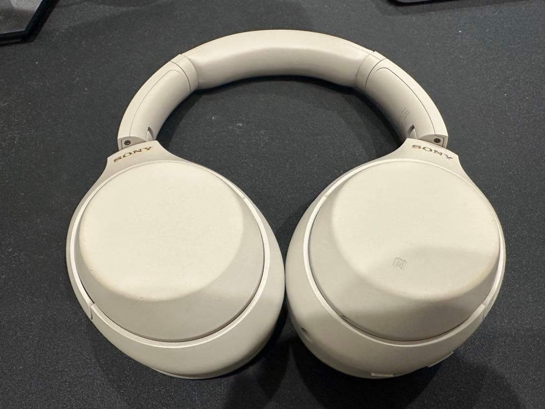 【美品】SONY WH-1000XM4 ワイヤレスヘッドホン ホワイト