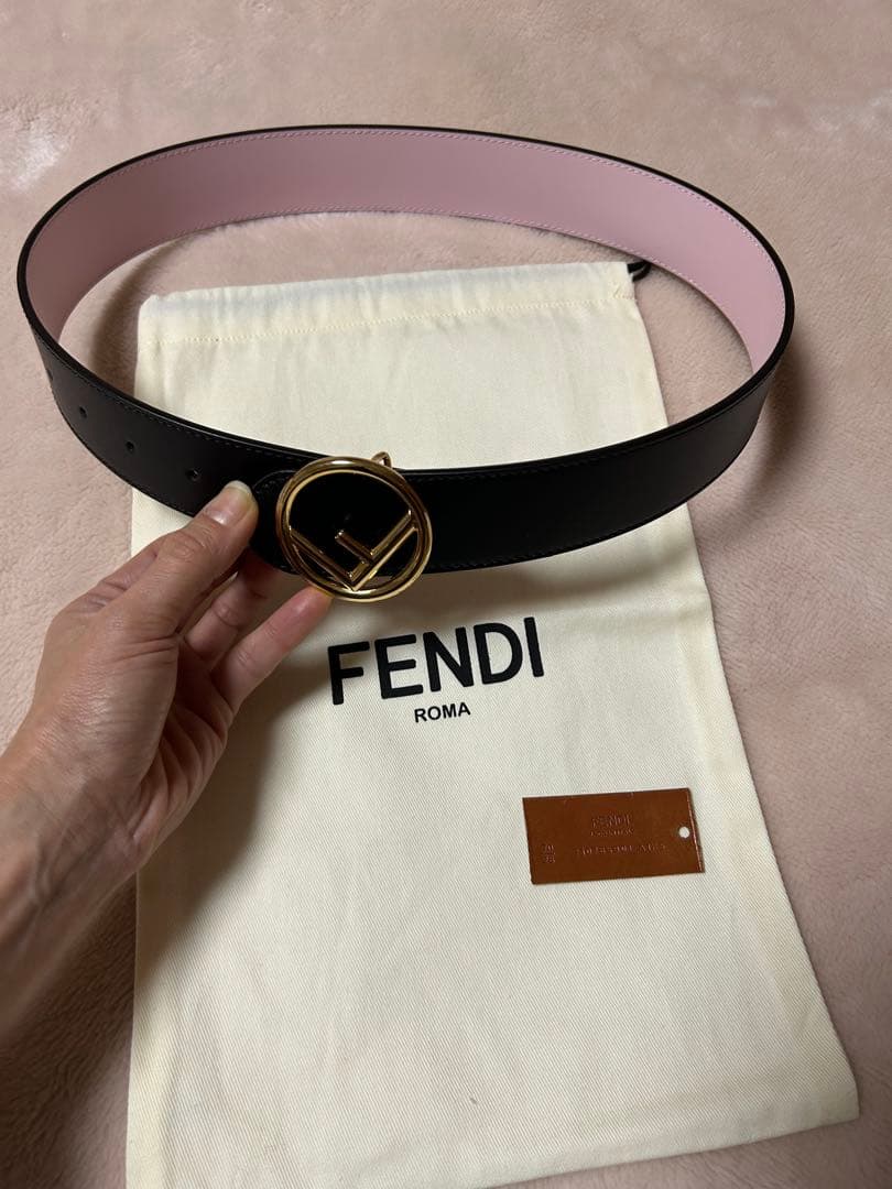 ⭐︎新品未使用⭐︎FENDI リバーシブル(ブラック/ピンク) レザーベルト