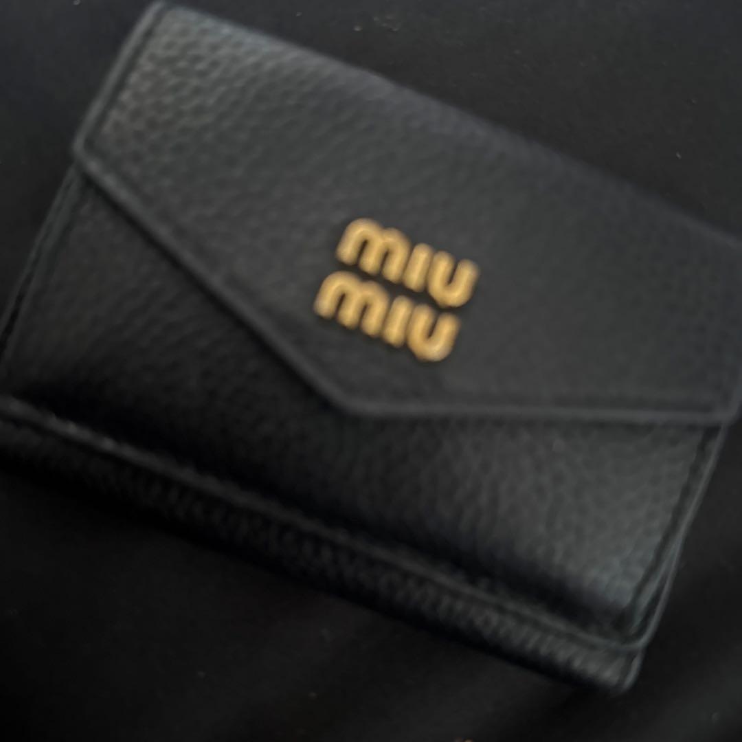 miu miu ブラック 三つ折り財布