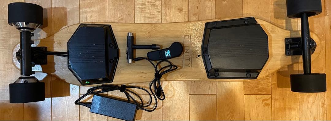 52　EFINITY 1200R デュアルモーター 電動スケートボード