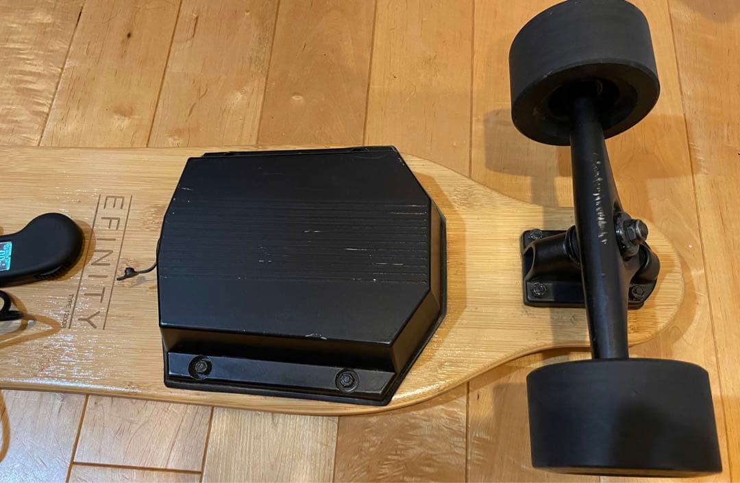 52　EFINITY 1200R デュアルモーター 電動スケートボード