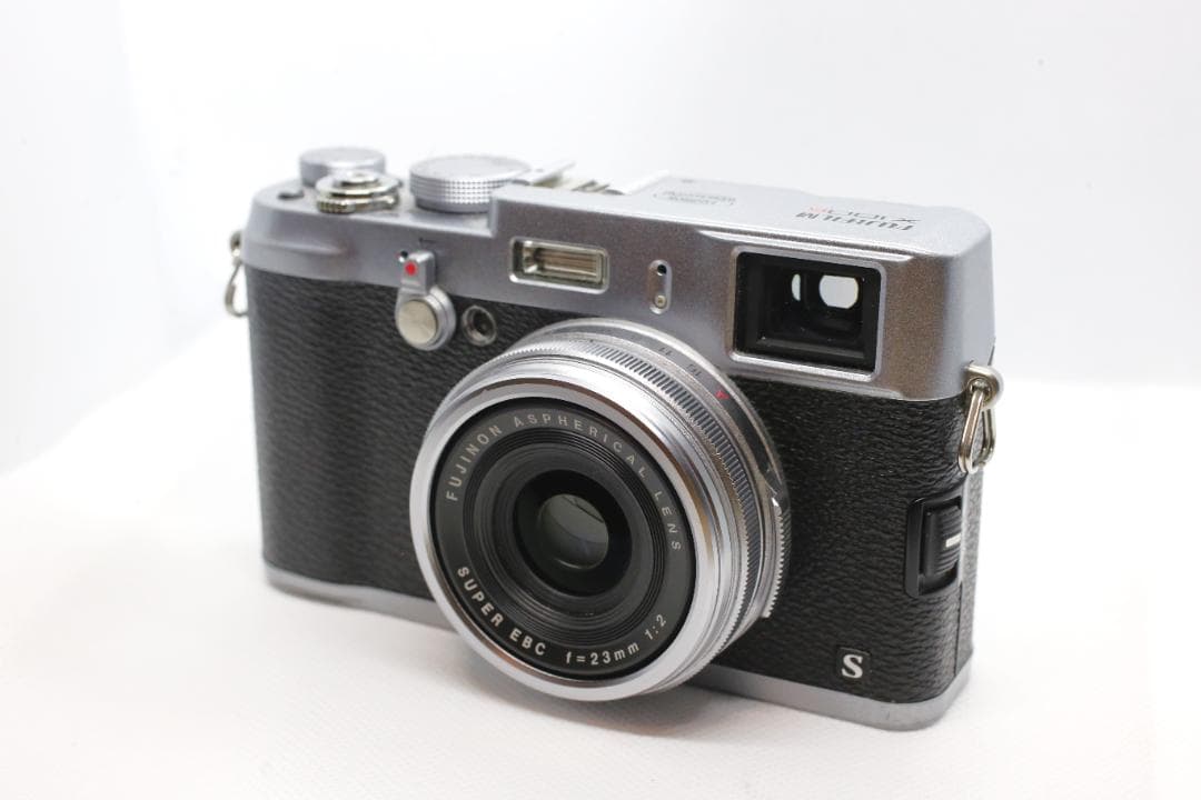 ☆付属品いっぱい☆美品☆FUJIFILM デジタルカメラ☆X100S