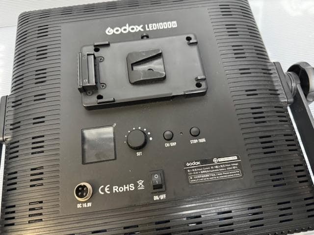 GODOX LEDライト LED1000Bi II +１灯　合計2塔　収納付