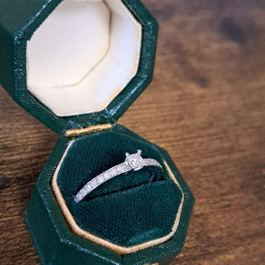 ダイアモンド　18kホワイトゴールドリング