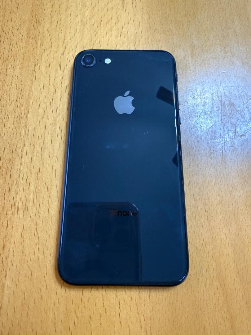 iPhone 8 64GB SIMロック解除済み